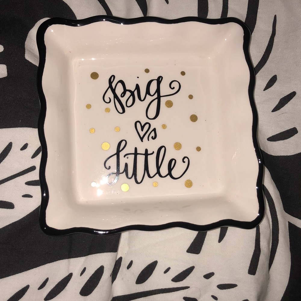 Big loves little jewelry holder